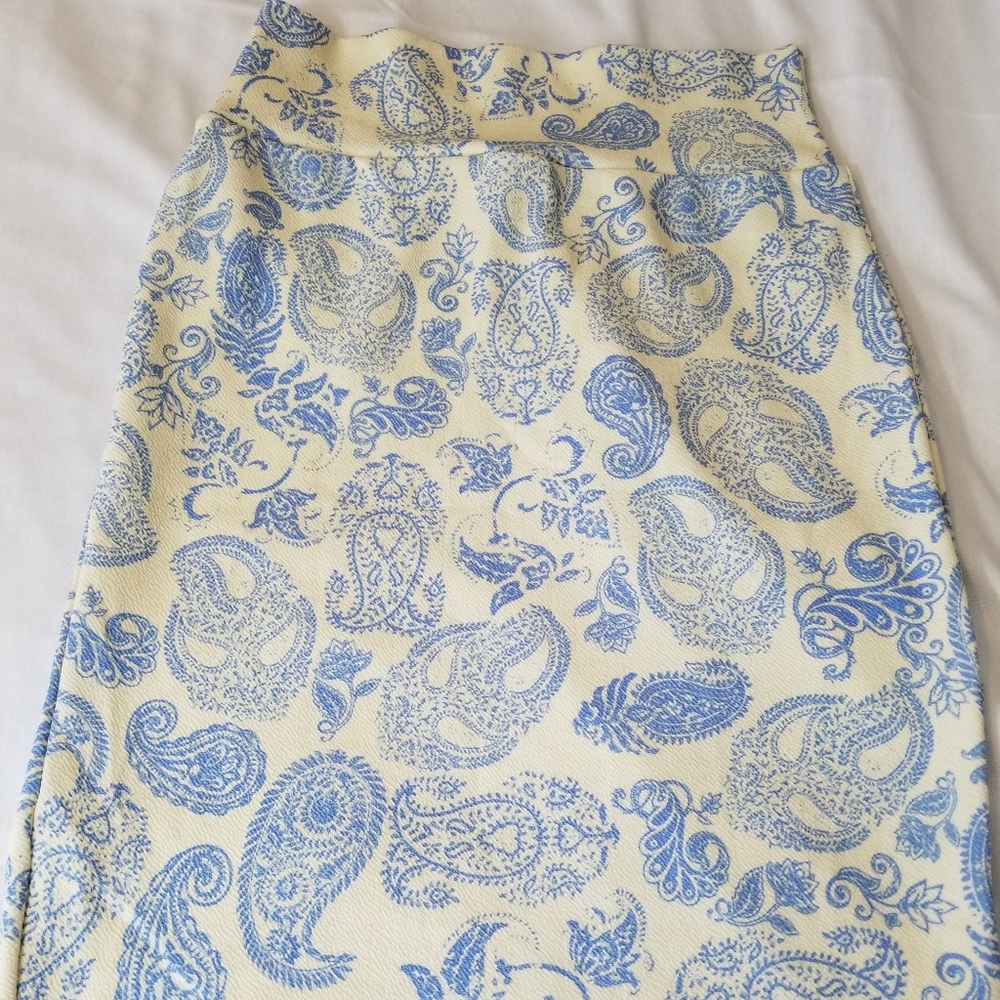 LuLaRoe Cassie skirt